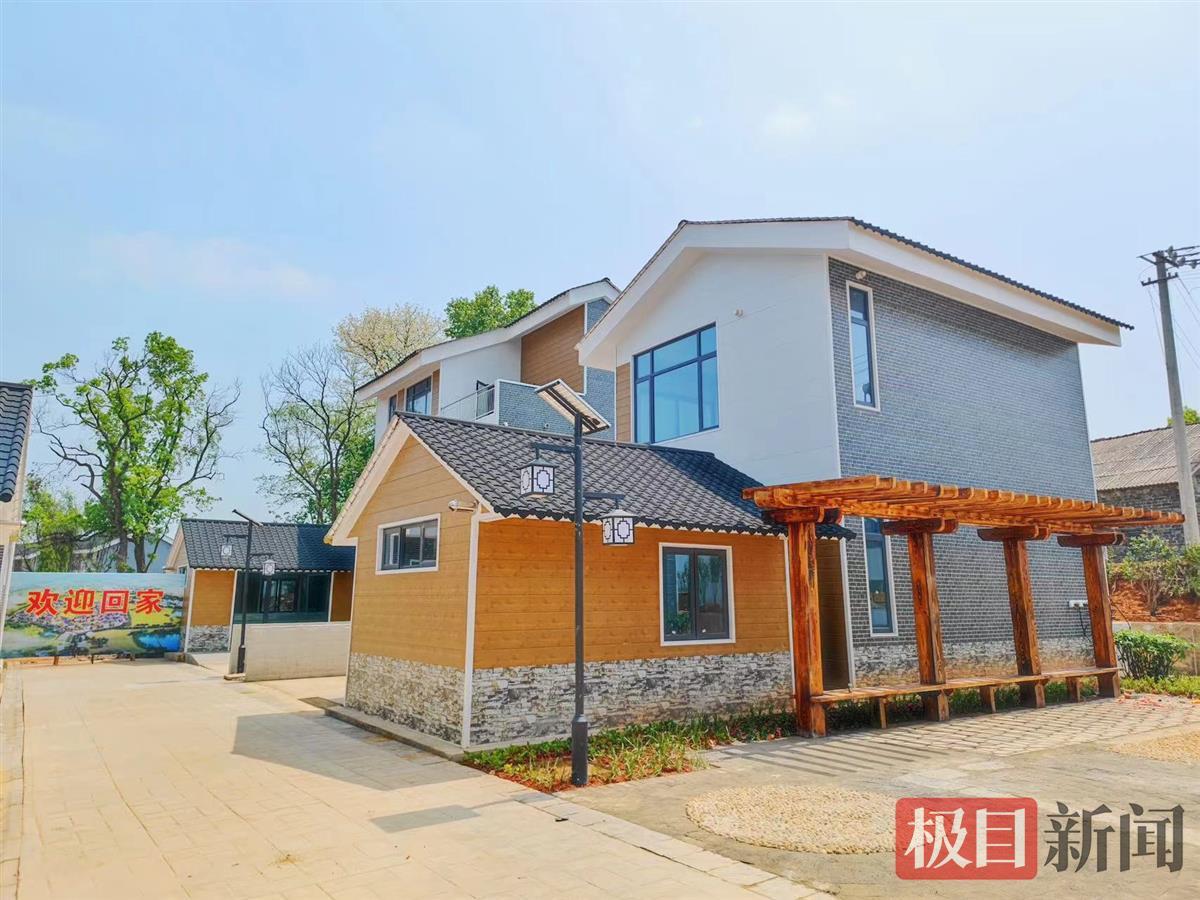 湖北首例混凝土3D打印新型农房交付